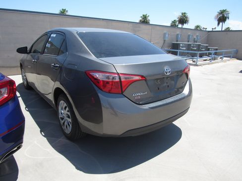 Used 2017 Toyota Corolla LE FWD image 4