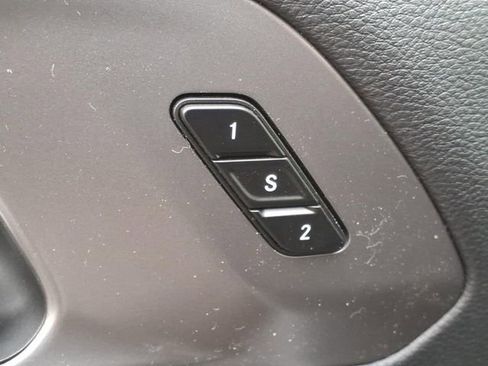 New 2026 Chrysler Pacifica Select image 9