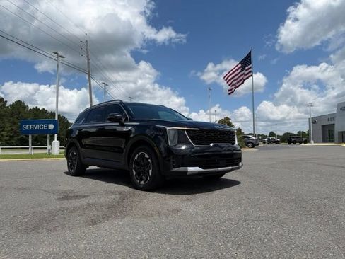 Used 2024 Kia Sorento S w/ Panoramic Sunroof Package AWD/4WD image 9