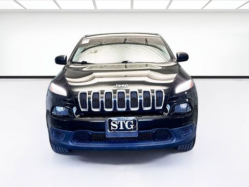 Used 2017 Jeep Cherokee Sport w/ Trailer Tow Group image 2