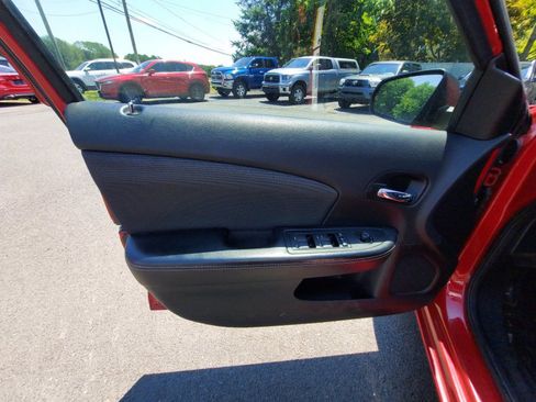 Used 2013 Dodge Avenger SE FWD image 8