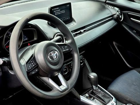 Used 2019 Toyota Yaris LE FWD image 10