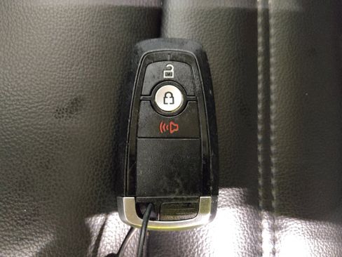 Used 2024 Ford Edge SEL image 32