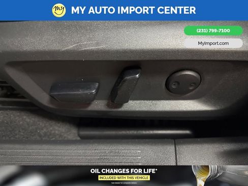 Used 2022 Nissan Rogue SV image 12