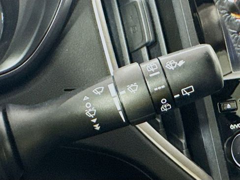 Used 2021 Subaru Crosstrek 2.0i Premium image 13