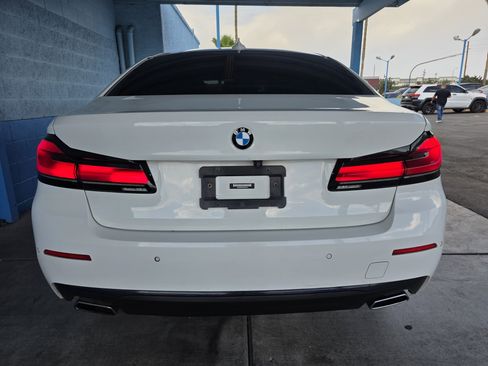 Used 2022 BMW 530i w/ Convenience Package RWD image 4