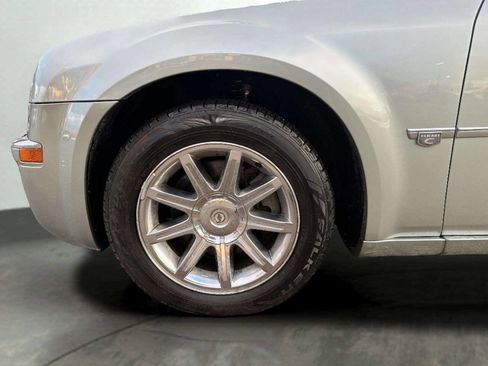 Used 2005 Chrysler 300 C image 33