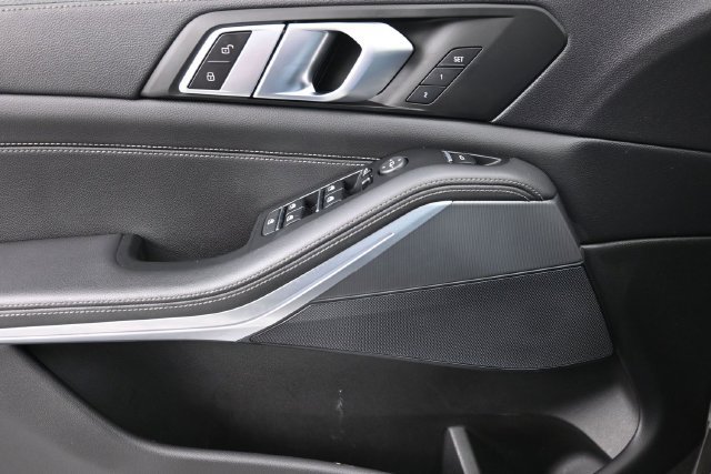 Used 2022 BMW X5 sDrive40i w/ Premium Package RWD image 25