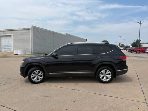 Used 2018 Volkswagen Atlas SEL AWD/4WD image 2