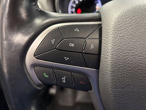 Used 2019 Jeep Grand Cherokee Limited AWD/4WD image 39