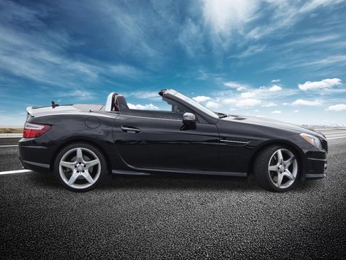 Used 2013 Mercedes-Benz SLK 250 image 16