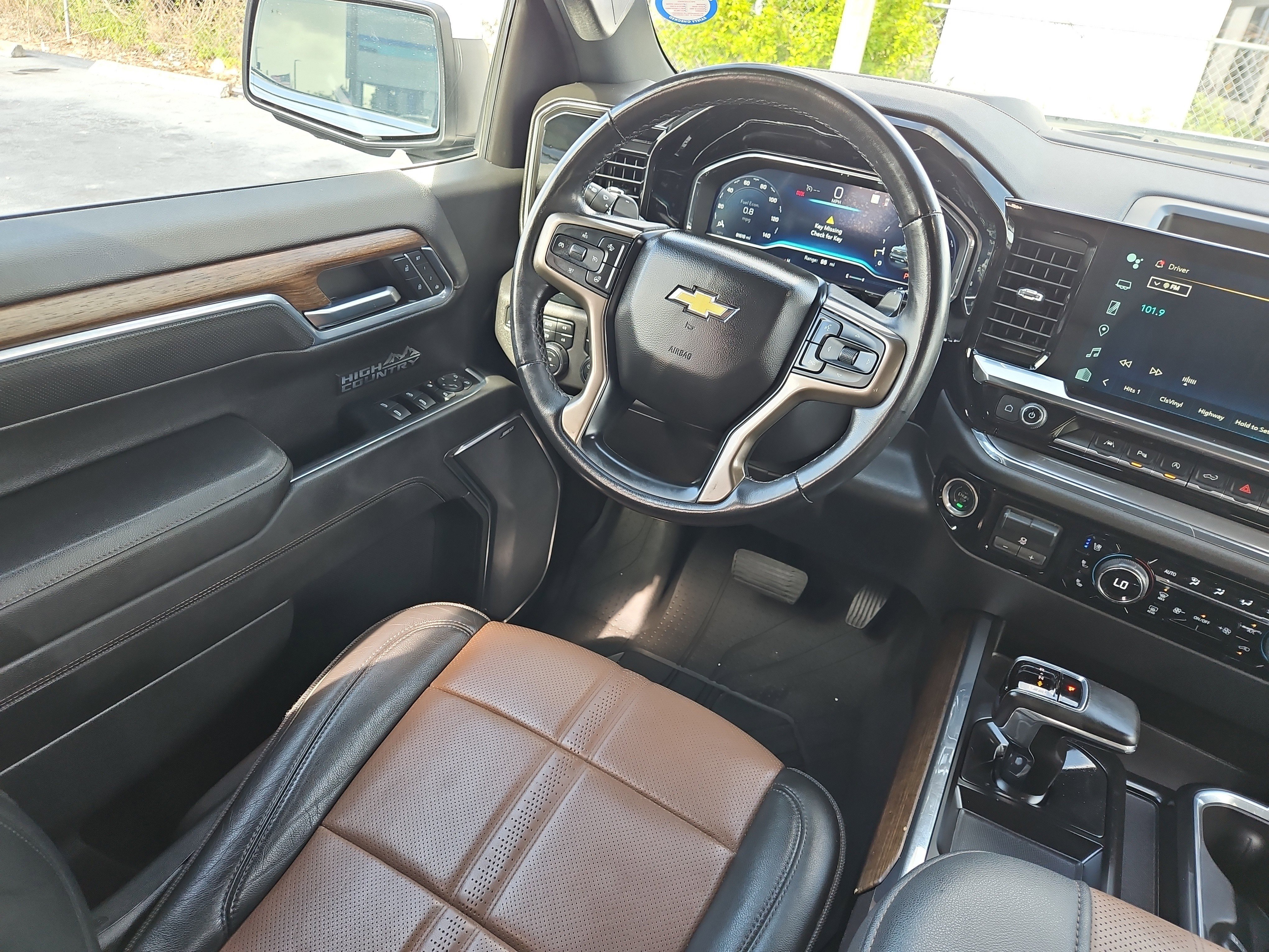 Certified 2023 Chevrolet Silverado 1500 High Country w/ High Country Premium Package AWD/4WD image 9