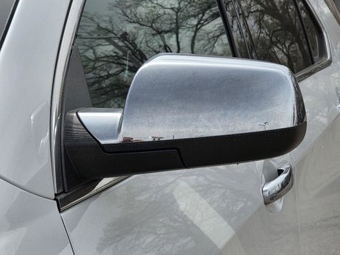 Used 2016 Chevrolet Equinox LTZ w/ Enhanced Convenience Package image 38