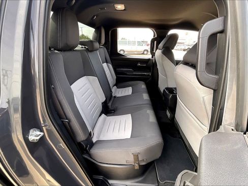 Used 2025 Toyota Tacoma TRD Sport image 20