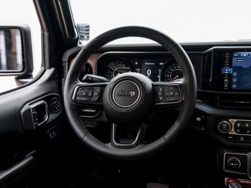 Used 2025 Jeep Gladiator Rubicon w/ Safety Group AWD/4WD image 55