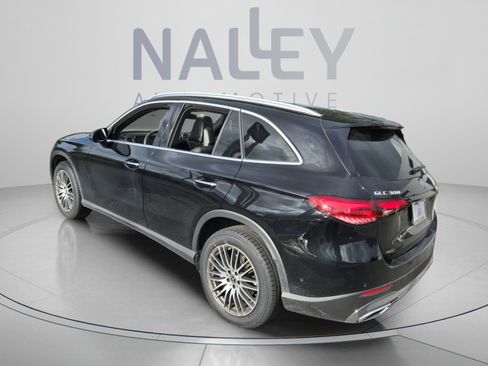 Used 2024 Mercedes-Benz GLC 300 4MATIC image 3