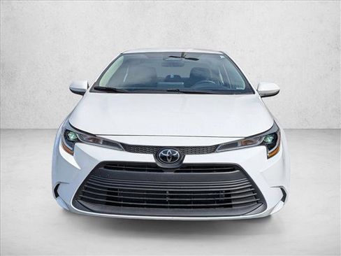 Used 2024 Toyota Corolla LE FWD image 3