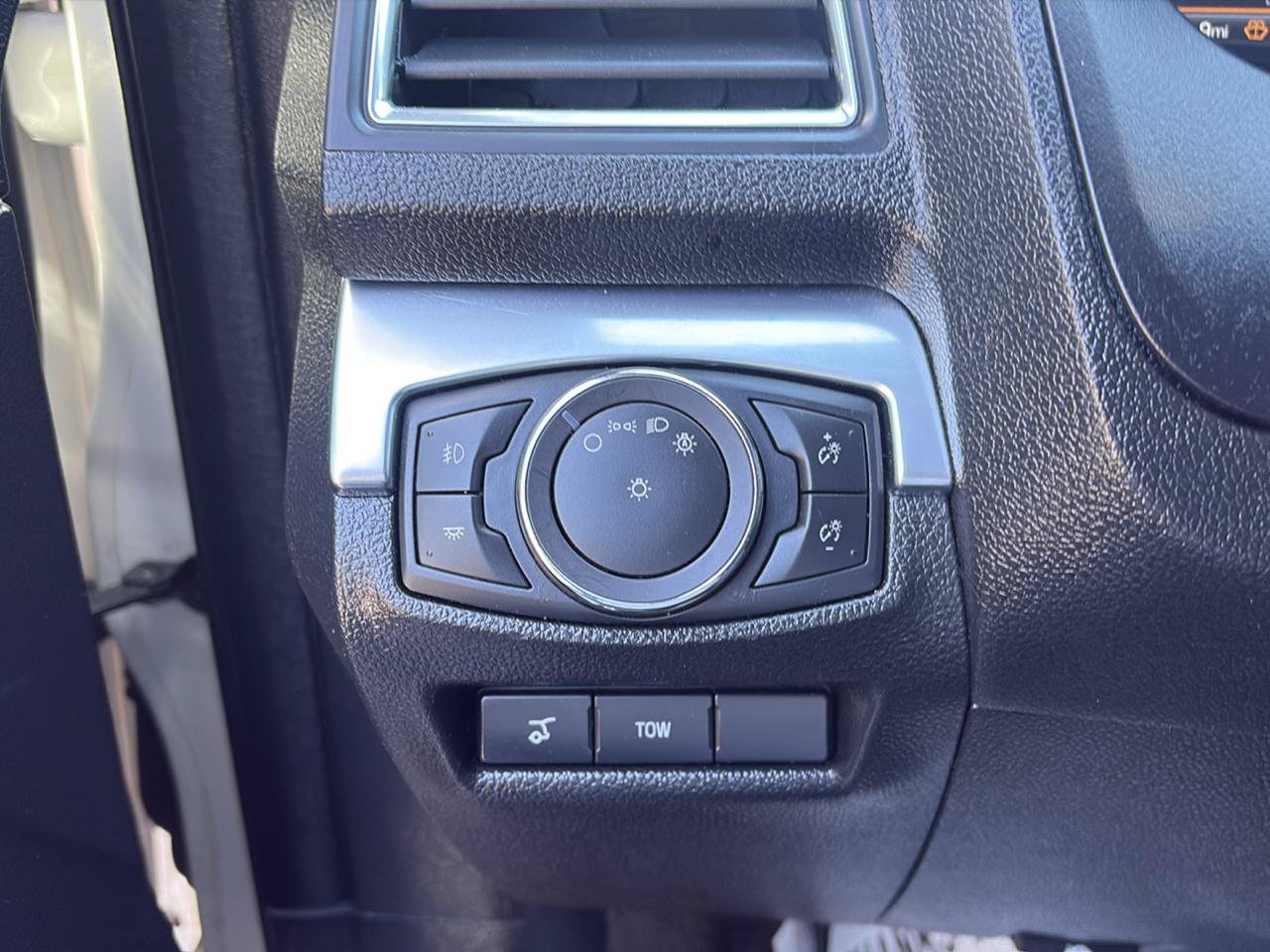 Used 2018 Ford Explorer Sport AWD/4WD image 17