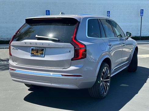 Certified 2026 Volvo XC90 B5 Plus image 4
