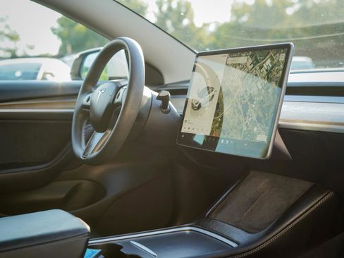 Used 2023 Tesla Model 3 Standard Range RWD image 11