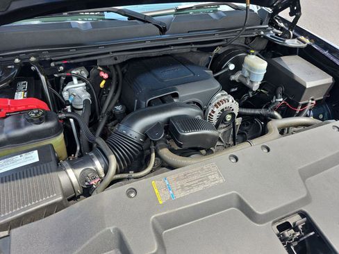 Used 2008 Chevrolet Silverado 1500 LT w/ Suspension Package, Off-Road AWD/4WD image 13