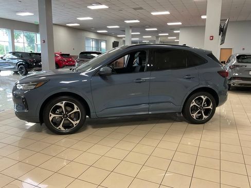 Used 2023 Ford Escape ST-Line Select w/ Tech Pack #2 AWD/4WD image 4
