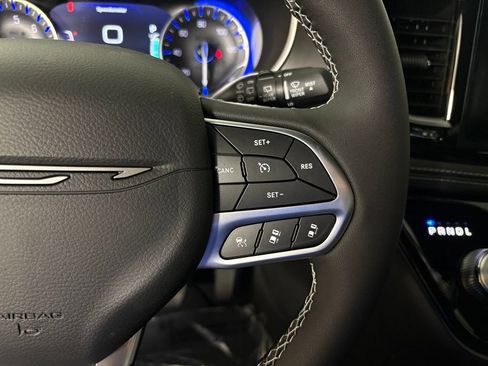 New 2027 Chrysler Pacifica Select FWD image 21