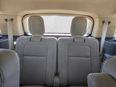 Used 2020 Lincoln Aviator Reserve w/ Equipment Group 202A image 22