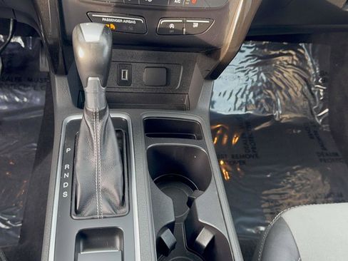 Used 2018 Ford Escape SE w/ SE Sport Appearance Package image 16