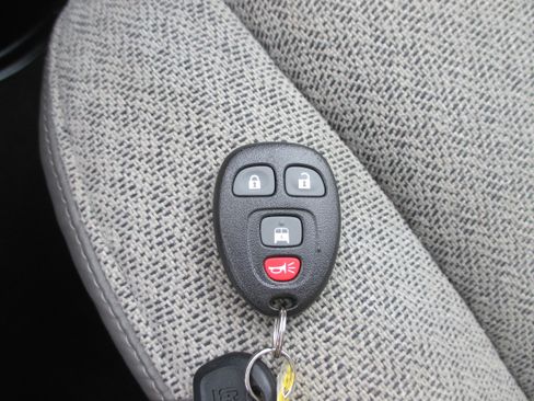 Used 2025 Chevrolet Express 3500 LT w/ LT Preferred Equipment Group image 19