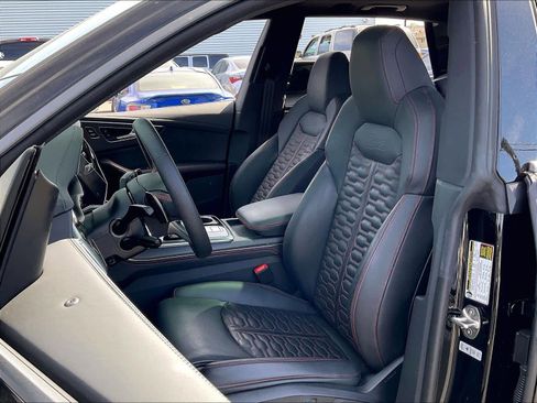 Used 2025 Audi RS Q8 performance image 27