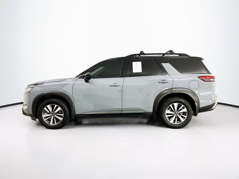 Used 2023 Nissan Pathfinder SL AWD/4WD image 4