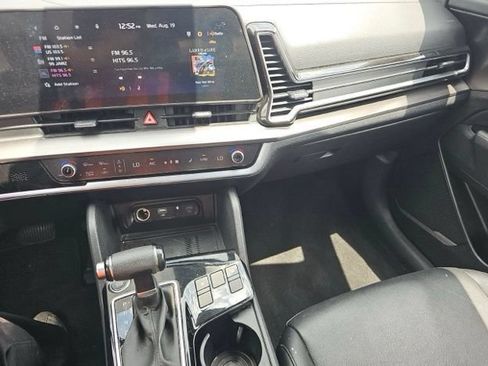 Certified 2024 Kia Sportage EX FWD image 8
