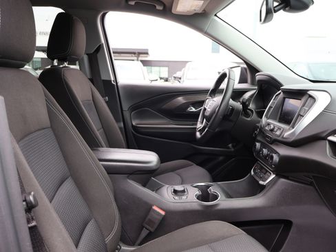Used 2022 GMC Terrain SLE w/ Driver Convenience Package FWD image 8