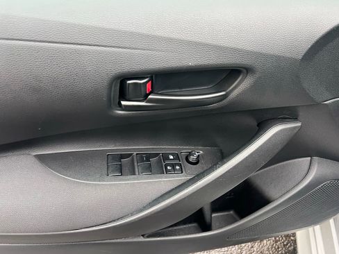 Used 2025 Toyota Corolla LE FWD image 23