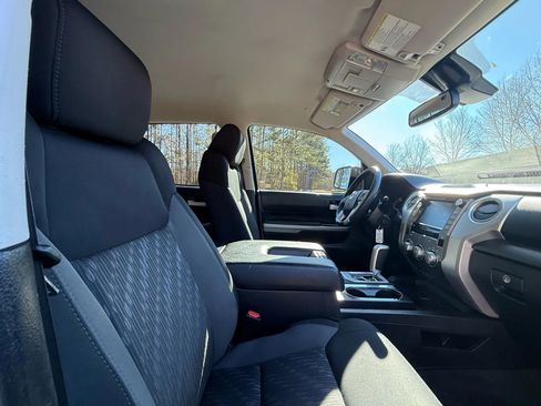 Used 2020 Toyota Tundra SR5 w/ SR5 Upgrade Package image 29