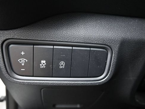 Used 2025 Kia Soul LX w/ LX Technology Package FWD image 19