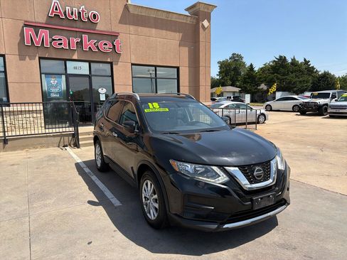 Used 2018 Nissan Rogue SV AWD/4WD image 3