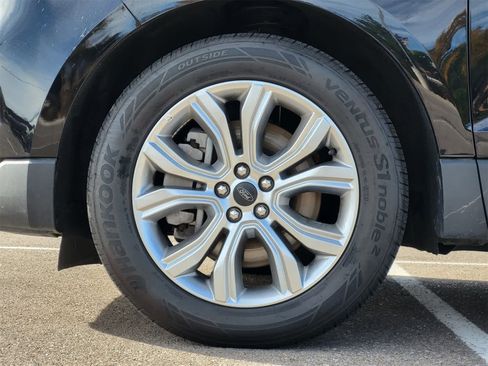 Used 2024 Ford Edge Titanium image 10