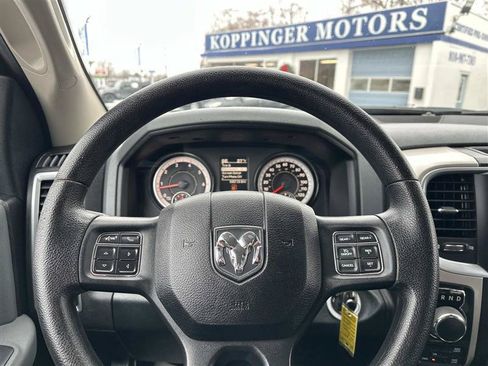 Used 2017 RAM 1500 Classic SLT AWD/4WD image 9