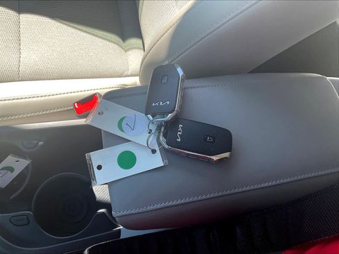 Used 2023 Kia Niro Wind w/ Wind Preserve Package FWD image 29