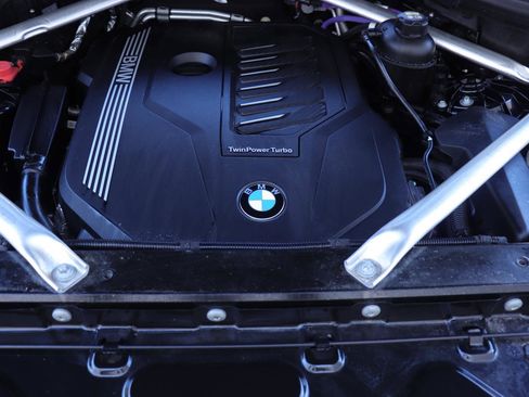 Used 2022 BMW X5 xDrive40i w/ M Sport Package image 39
