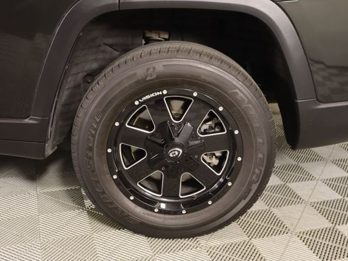 Used 2023 Jeep Grand Cherokee L Limited w/ Luxury Tech Group II image 20