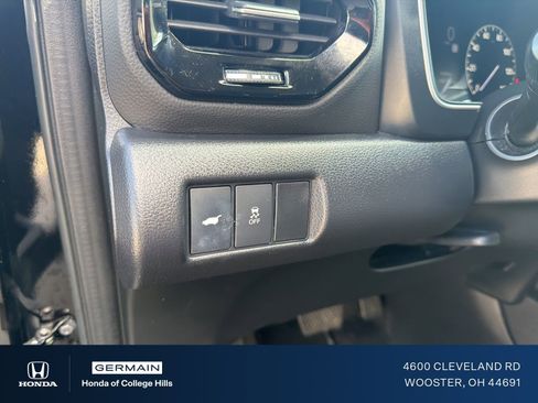 Used 2023 Honda Pilot Touring image 17