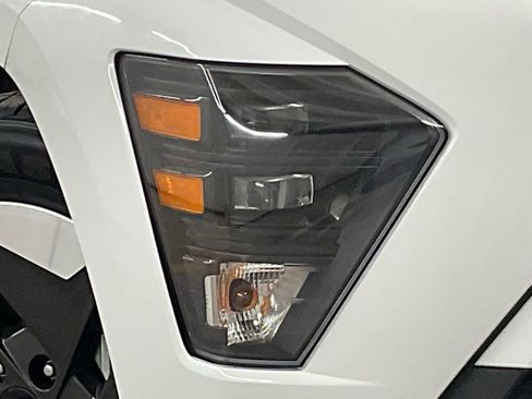 Used 2024 Hyundai Kona SEL FWD image 28