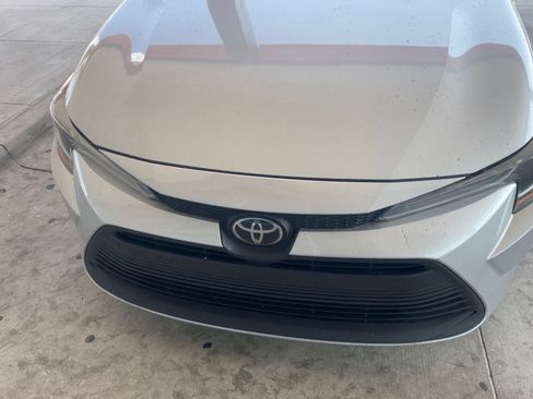 Used 2024 Toyota Corolla LE FWD image 2