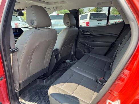 Used 2024 Chevrolet Trax ACTIV w/ Sunroof Package FWD image 13
