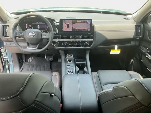 New 2026 Nissan Pathfinder Platinum AWD/4WD image 12