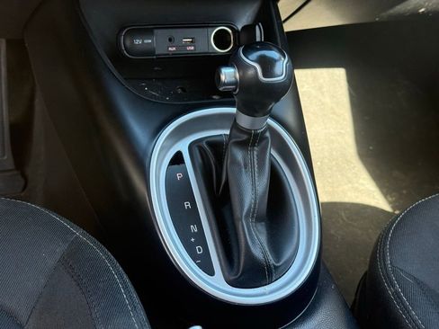 Used 2018 Kia Soul + image 19