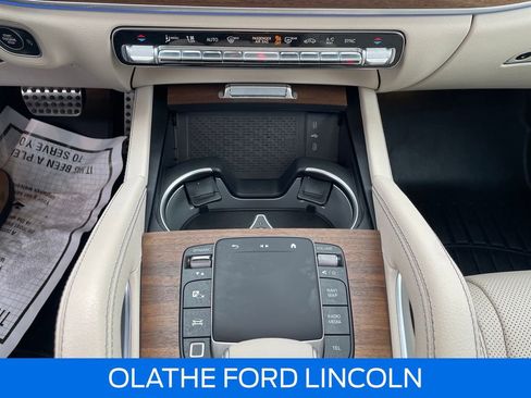 Used 2025 Mercedes-Benz GLS 450 4MATIC image 12